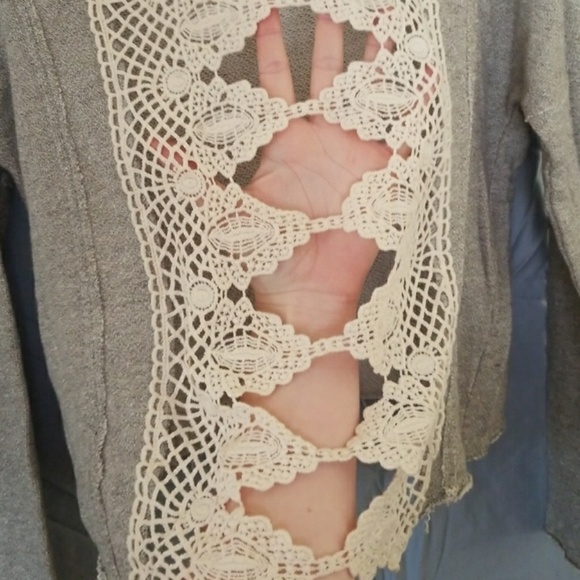 Crop top - Picture 3 of 4